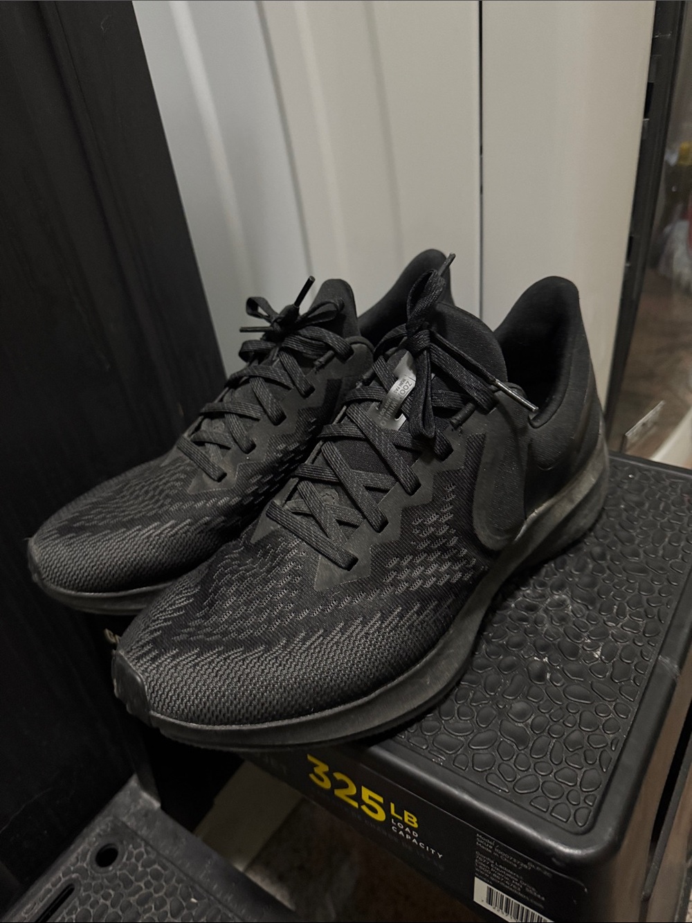 Nike Men's Black Running Sneakers
